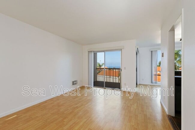 Building Photo - 914 Caminito Madrigal