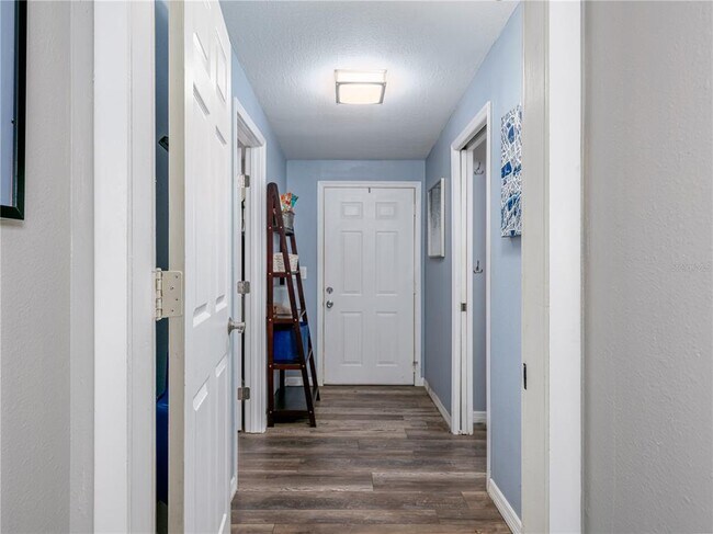 Building Photo - 4721 W Iowa Ave