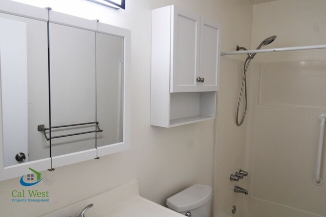 Building Photo - $3995 - Fully Remodeled 3Bd / 3Ba Large Townhome in Santa Teresa area - **BREAK LEASE**