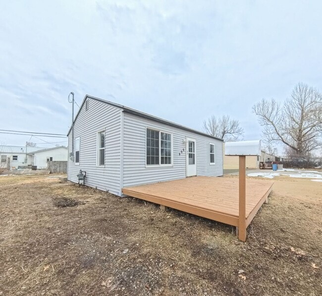 Building Photo - Cozy 2 Bedroom 1 Bathroom Home