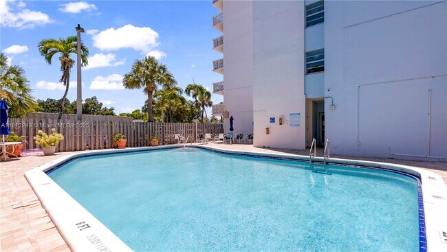Building Photo - 13155 Ixora Ct