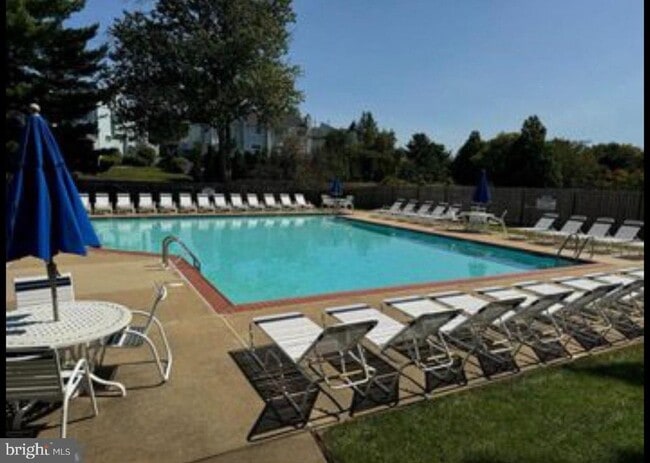 Building Photo - 54 Hillcroft Way