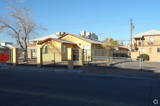 Primary Photo - 315 N 11th St