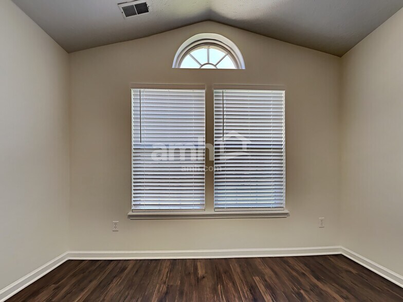 Building Photo - 6917 Merryhill Dr