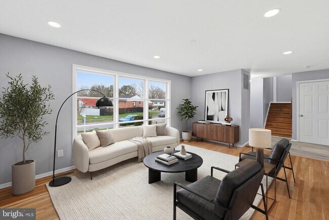 Building Photo - 11002 Trafton Ct