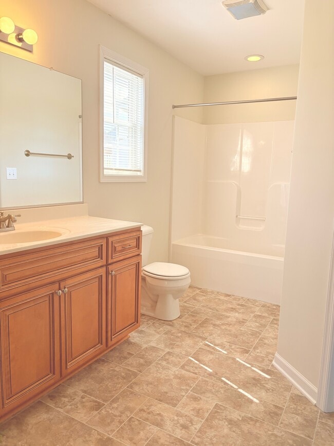 Building Photo - 62 Lofty Cir