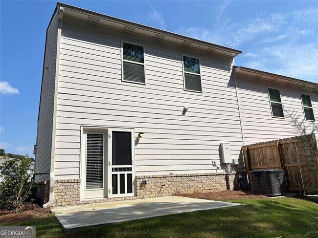 Building Photo - 3240 Greyton Dr