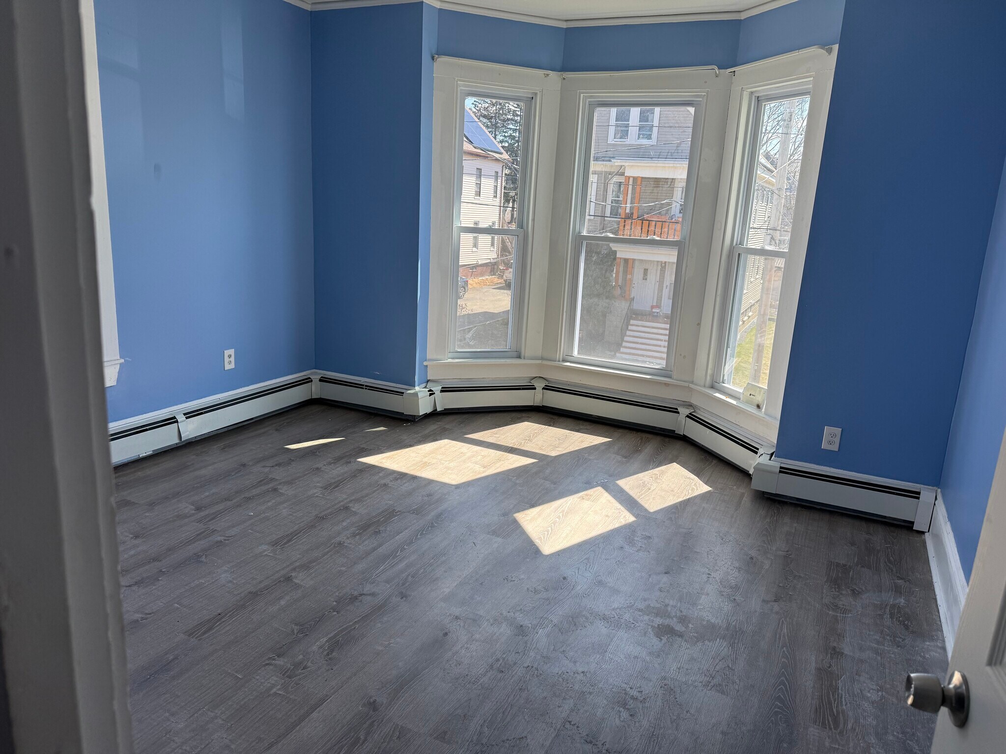 Building Photo - 11 10th Ave