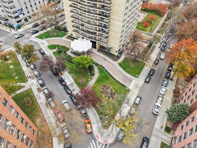 Building Photo - 102-10 66th Rd