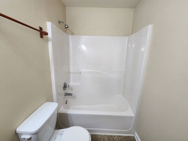 Building Photo - 1428 Autumn Wood Trail