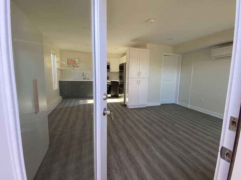 Building Photo - 6228 Syracuse Ln