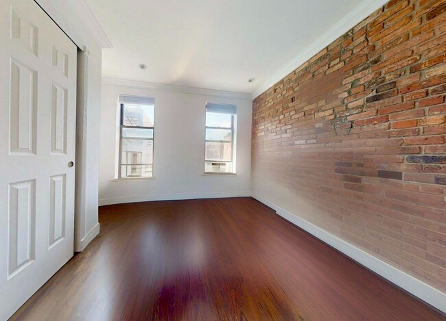 Building Photo - East 9th Street