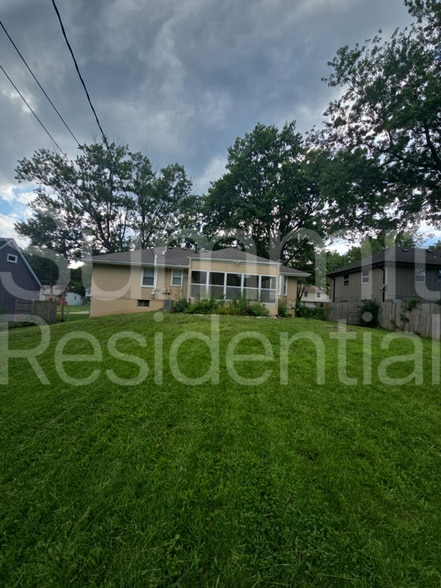 Building Photo - 12805 Ewing Ave