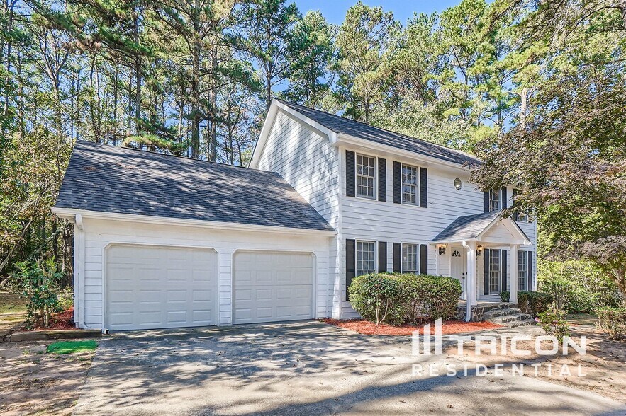 Primary Photo - 551 Banks Rd E