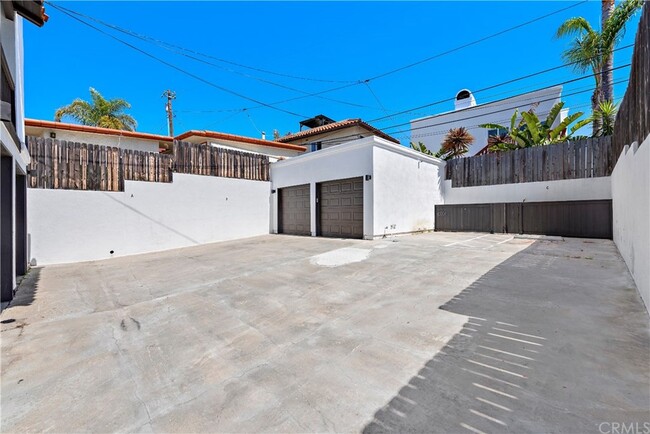Building Photo - 259 Avenida Granada