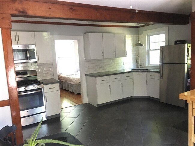 Building Photo - 7 Richie Rd