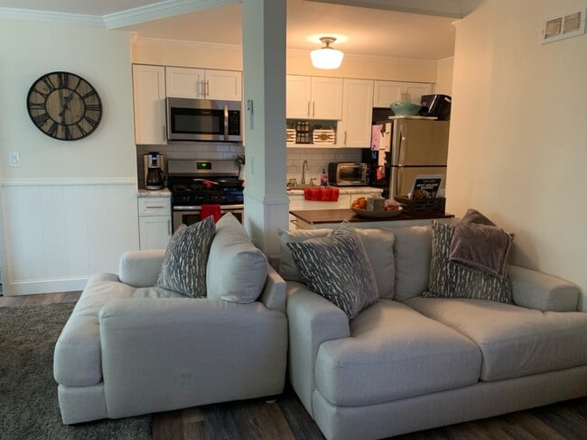 Building Photo - 1 Main St