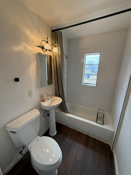 Building Photo - 929 S 4th Ave