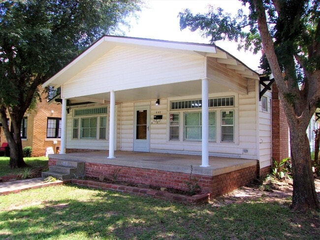Building Photo - 440 NW 27th St