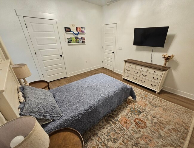 Building Photo - 5825 Danbury Blvd