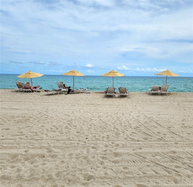 Building Photo - 3505 S Ocean Dr