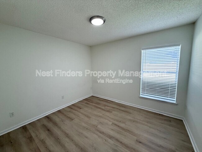 Building Photo - 732 Grand Parke Dr
