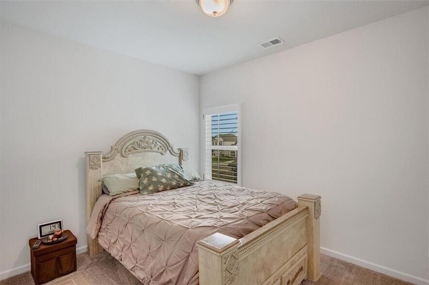 Building Photo - 317 Lucyanna Ln