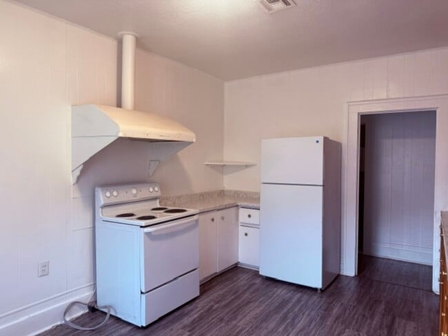 Building Photo - Affordable Three Bedroom Two Bath Home