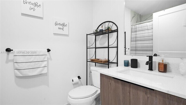 Building Photo - 417 NW 13 Ct