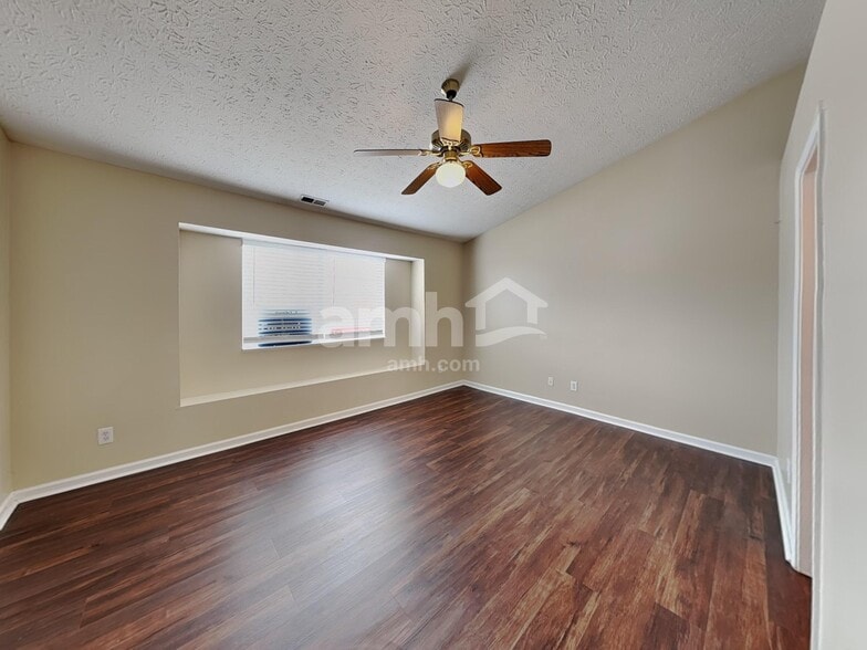 Building Photo - 6580 Dunsdin Dr