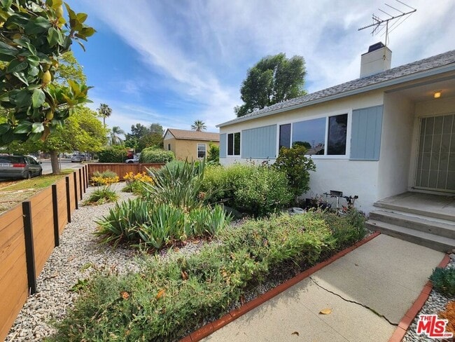 Building Photo - 6639 Chimineas Ave