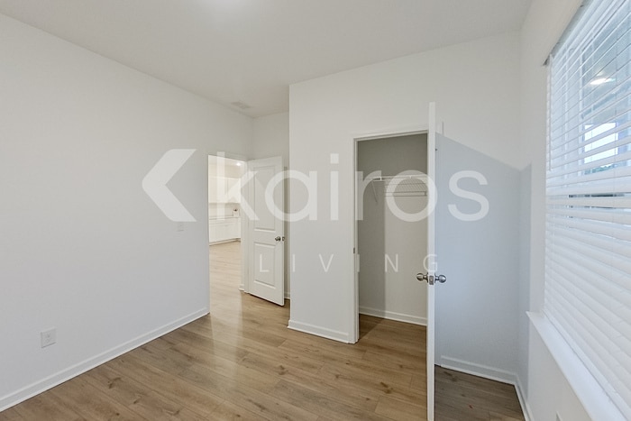 Building Photo - 122 Silver Maple Cir