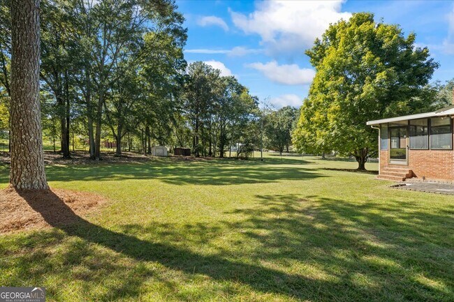 Building Photo - 3929 Lenora Church Rd