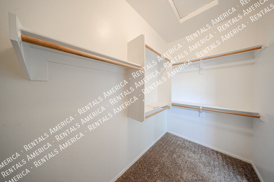 Building Photo - 16926 W Nottingham Way