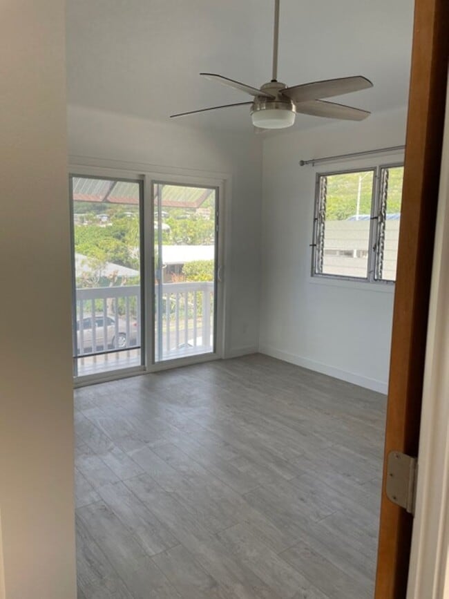 Building Photo - 673 Lawelawe St