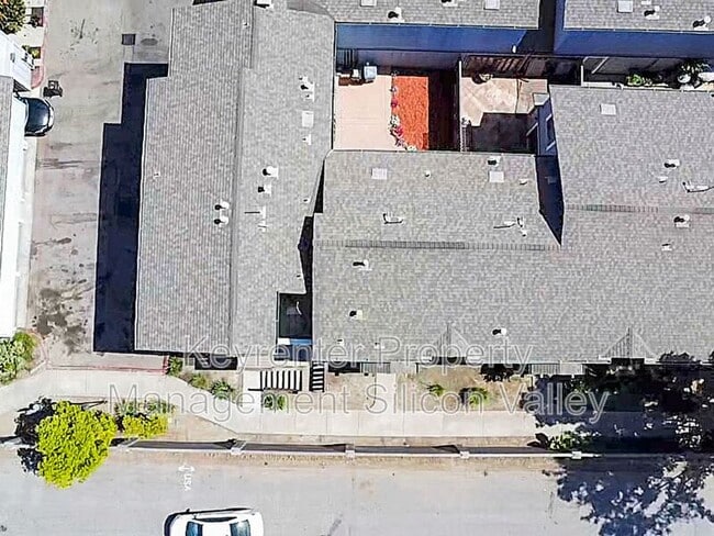 Building Photo - 547 Groth Pl