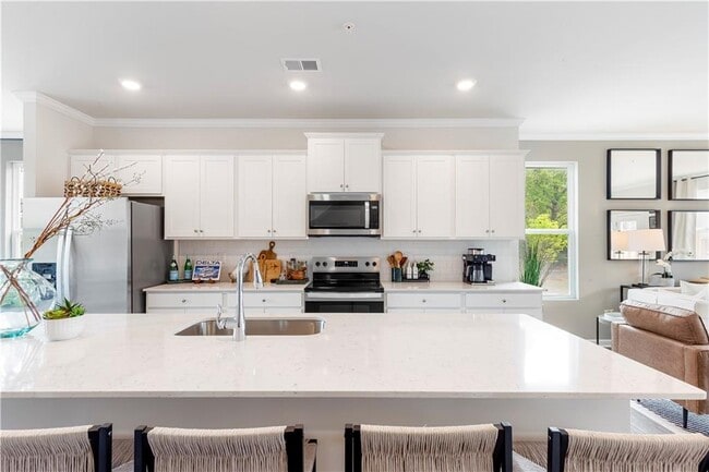 Building Photo - 3642 S Fulton Ave