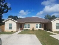 Building Photo - 3710 Mandy Dr