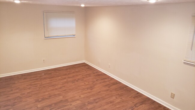 Building Photo - 1448 Maria Ave