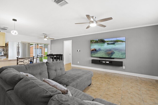 Building Photo - 1672 SW Angelico Ln