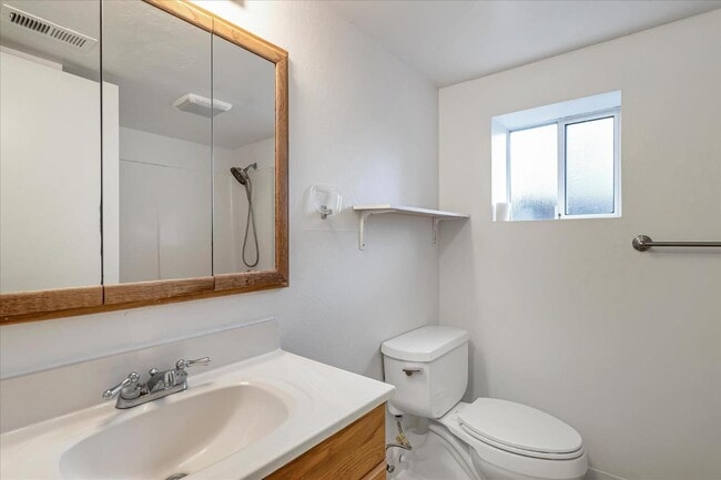 Building Photo - 18 Monte Vista Rd