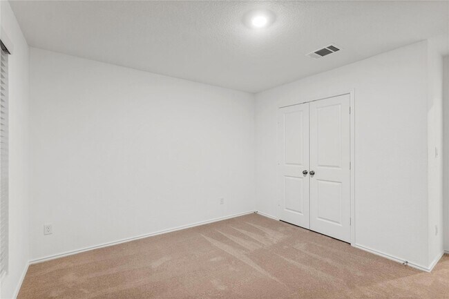 Building Photo - 161 Keefer