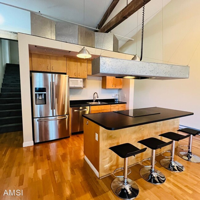 Building Photo - 2 br, 2 bath House - 400 Spear Street #220