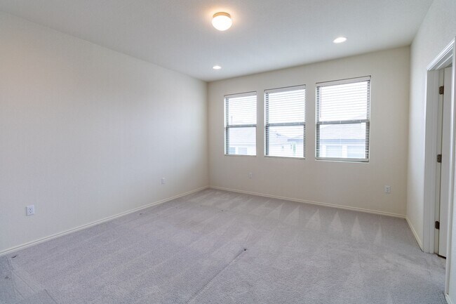 Building Photo - Charming Oasis in Wells Branch: Spacious 3-Bed Home with Stylish Upgrades!