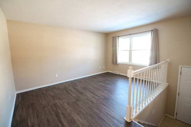 Building Photo - 2006 10th St