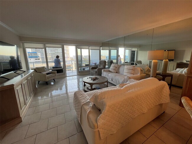 Building Photo - 4100 Galt Ocean Dr