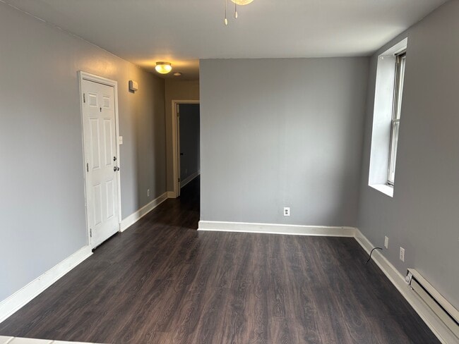 Building Photo - 808 S 6th St