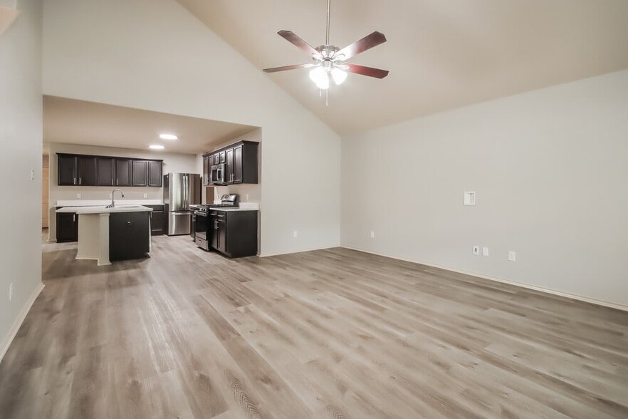 Building Photo - 20207 Louetta Reach Dr