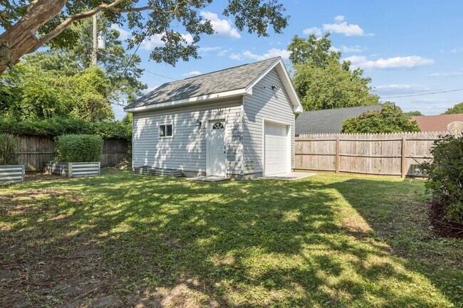 Building Photo - 317 Cottonwood Ave