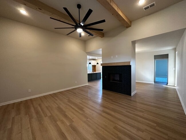 Building Photo - Stunning 3 bedroom Wolfforth - Pre lease f...